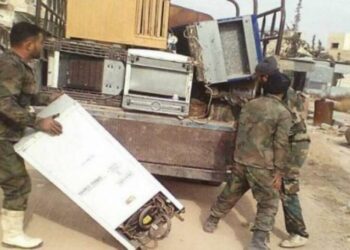 النظام وميليشيات إيران نهبوا 30 منطقة سوريّة منذ 2019