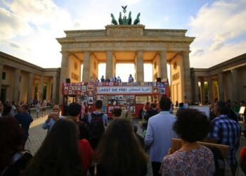 فضل عبد الغني لعنب بلدي: “الشبكة السورية” مصدر لجهات حقوقية عالمية لإدانة النظام