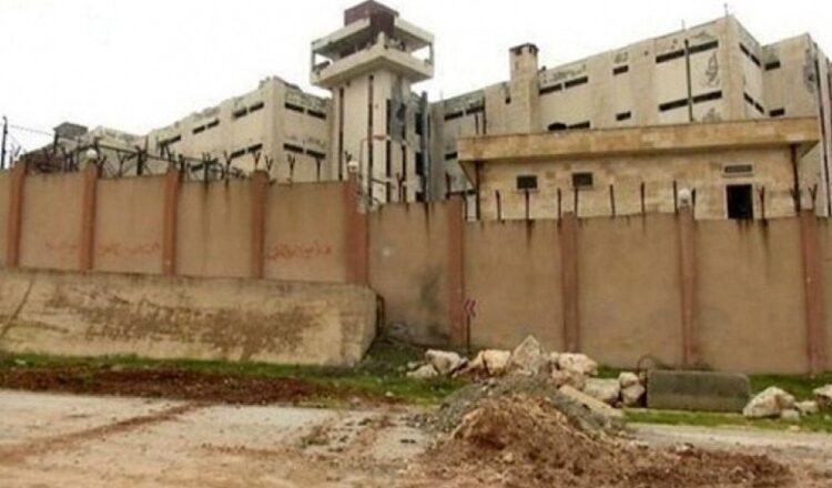 لكل فصيل زنازينه: فوضى سجون ومعتقلات في شمال غرب سوريا