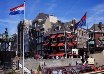 هولندا تواصل منح الحماية للاجئين السوريين.. ما مصير مرتكبي جرائم الحرب؟