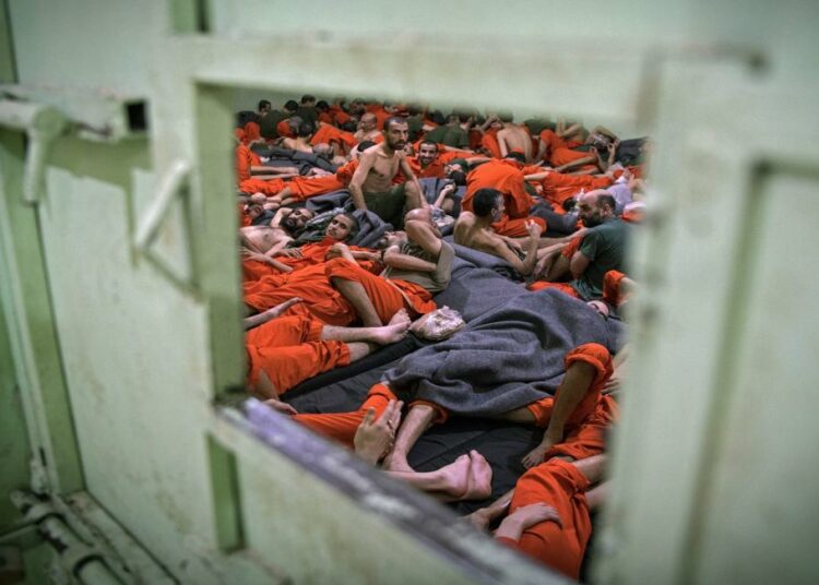 السجناء والمعتقلون السوريون في خطر بسبب تفشي فيروس كورونا