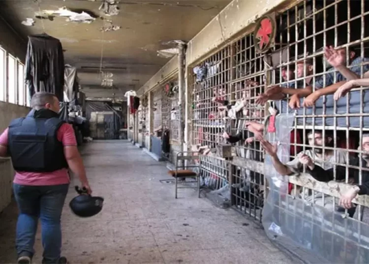 منظمات حقوقية: نظام الأسد يماطل في إطلاق سراح السجناء بموجب عفو أعلنه “الأسد”