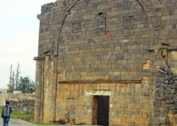 مدير «الشبكة السورية لحقوق الإنسان»: 1447 سوريا ضحايا 10 مجازر لميليشيات عراقية ولبنانية