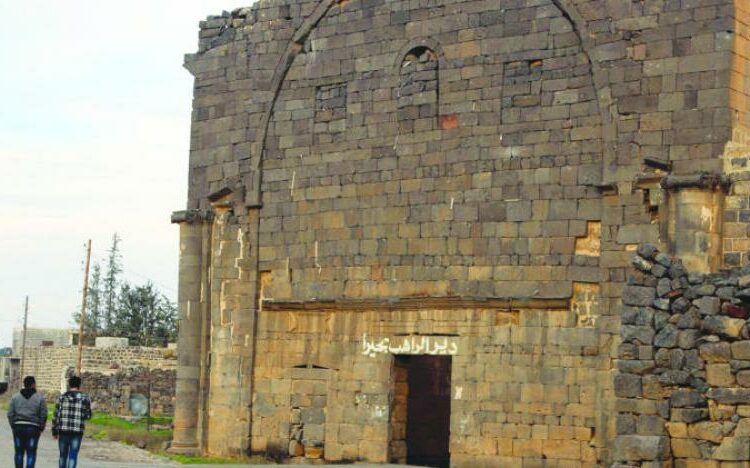 مدير «الشبكة السورية لحقوق الإنسان»: 1447 سوريا ضحايا 10 مجازر لميليشيات عراقية ولبنانية