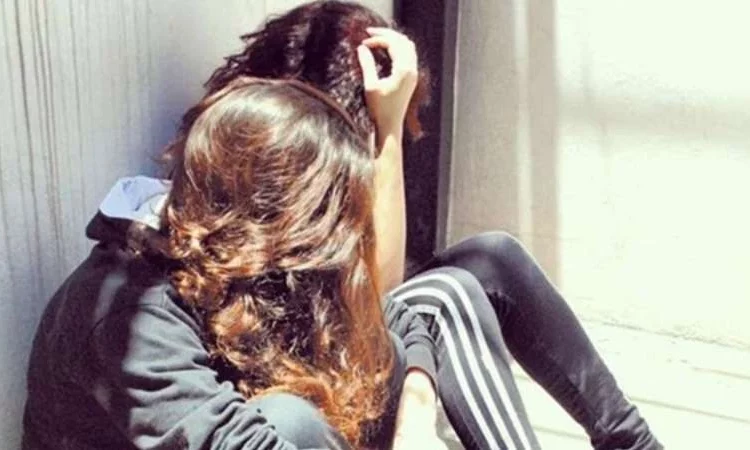 الشبكة السورية توثّق قصة استعباد 45 فتاة سورية في لبنان