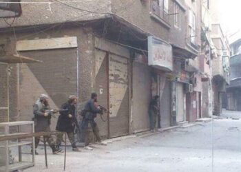 فصائل معارضة تتحالف مع «النصرة» لطرد «داعش» من مخيم اليرموك