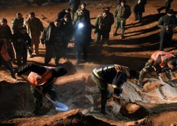 المقابر الجماعية في سورية… “داعش” ليس المجرم الوحيد