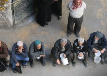 جلال الحمد: النظام يمنع استخدام مطار دير الزور لإدخال المساعدات للأحياء المحاصرة