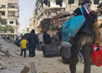 السورية لحقوق الإنسان: 485 ألف شخص هجرهم الأسد وحلفائه من أرياف حلب وحماة وإدلب بتنسيق مع تنظيم الدولة