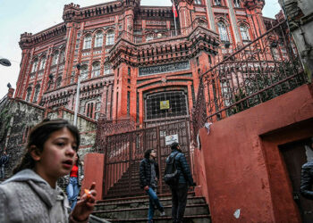 اللاجئ السوري: الحلقة الأضعف