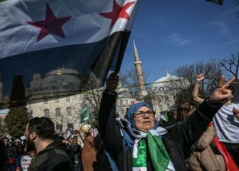 إسطنبول تمهل المقيمين السوريين المخالفين شهراً لتصحيح أوضاعهم