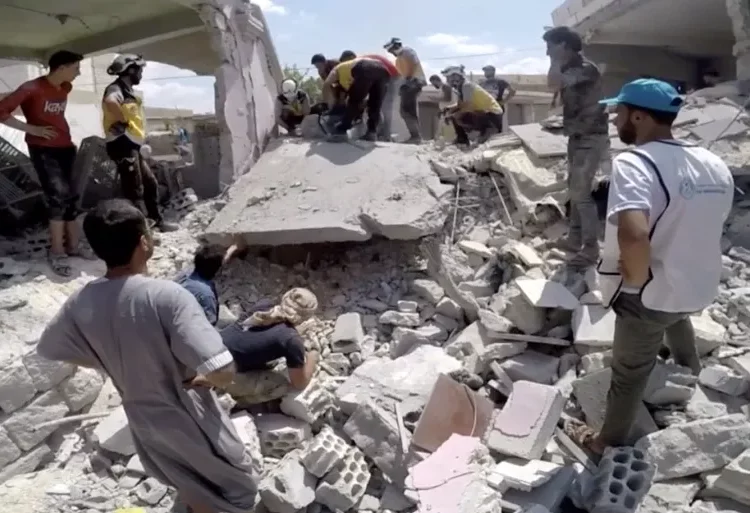 التصعيد بشمال سوريا.. مقتل طفلين بغارات النظام