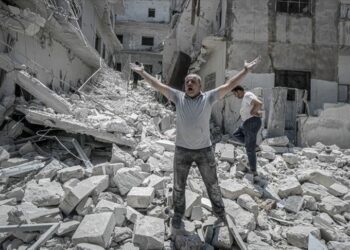 الشبكة السورية: مقتل 781 مدني بغارات النظام وروسيا في 3 أشهر