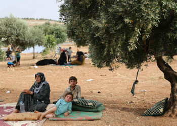 النظام السوري وروسيا قتلا 352 مدنياً بينهم 90 طفلاَ وشردا مليون نازح