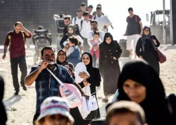 الدول المجاورة لسوريا تشكو من تزايد اللاجئين.. هل العودة الآمنة ممكنة؟