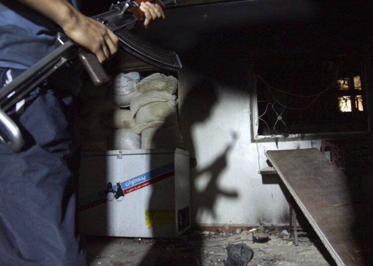 المختفون قسريا في سوريا.. النظام يدفن الجريمة بـ”بيانات الوفاة”