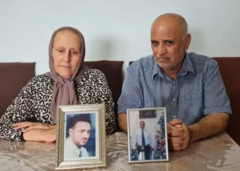 “الغارديان”: ذوي ستة رجال من ضحايا من مجزرة التضامن تعرفوا على أبنائهم