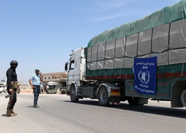 هيئة “الجولاني” تواصل دعم روسيا لتقويض قرار إدخال المساعدات وتُسهل دخول قافلة جديدة عبر مناطق النظام