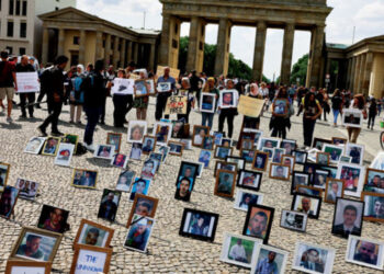 سوريون في برلين يسعون لإطلاق سراح ذويهم من سجون النظام