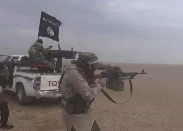 ساهم بتشويه الحراك الشعبي .. تقرير حقوقي يرصد أبرز انتهاكات تنظيم دا-عش بحق المجتمع السوري