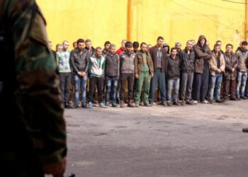 الإفراج عن شخص بعد اعتقاله في سجون النظام السوري 10 سنوات