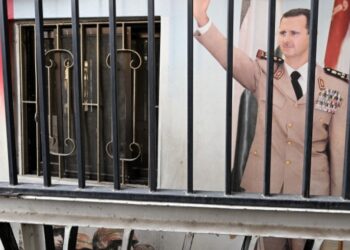 بعد سقوط “الأسد” وفتح السجون.. ما مصير عشرات آلاف المعتقلين والمختفين؟