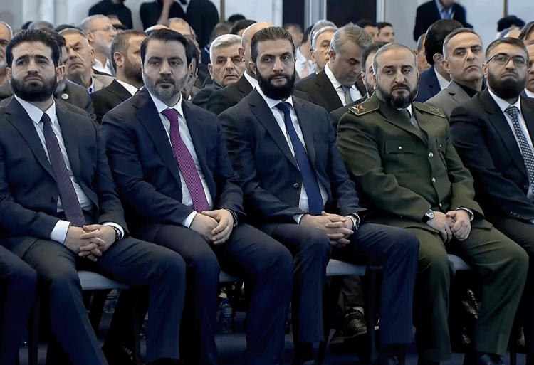 3 تغييرات فورية يجب أن تقوم بها الإدارة السورية