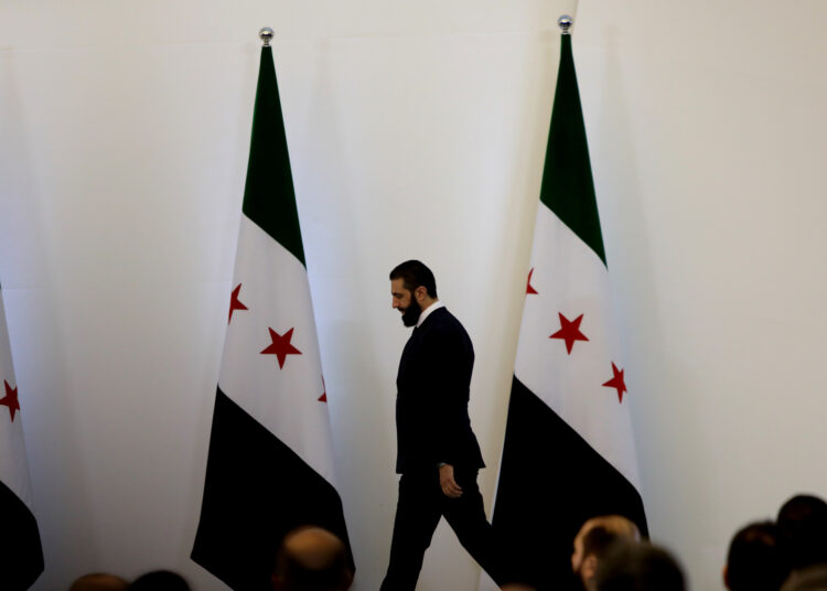 الشرع يتسلّم التقرير النهائي للجنة التحقيق بأحداث الساحل السوري