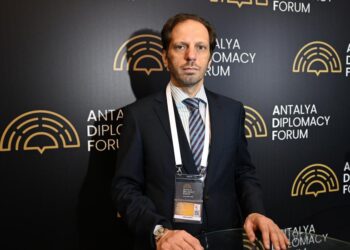 الشبكة السورية لحقوق الإنسان تبدأ نشاطها الرسمي في دمشق