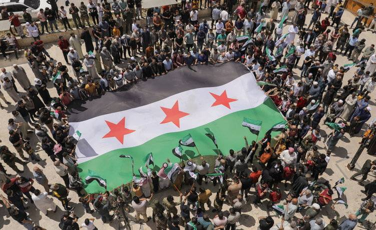 العلم.. الرمز الوطني الأسمى لتجسيد الهوية الوطنية في البروتوكولات والدبلوماسية