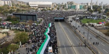 الطريق الطويل إلى الوطن: أربعة عشر عاماً في المنفى وقبرٌ طال انتظاره