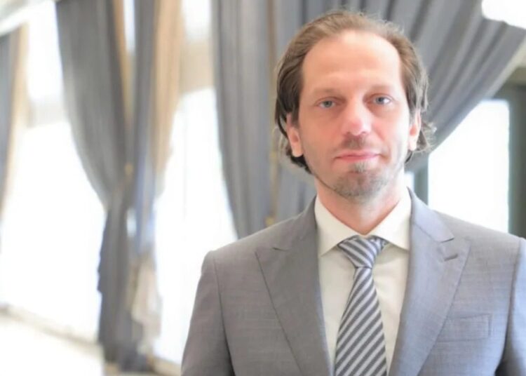 مدير الشبكة السورية: اتفاق نقل المحكومين من لبنان خطوة إجرائية تتطلّب ضمانات حقوقية