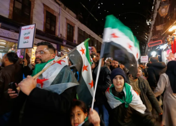 يحيّر أنصار الثورة.. إسناد وظائف مهمة لرجال من حقبة الأسد