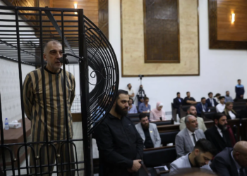 عاطف نجيب ينكر مجدداً الاتهامات بعد مواجهة مع ضحاياه