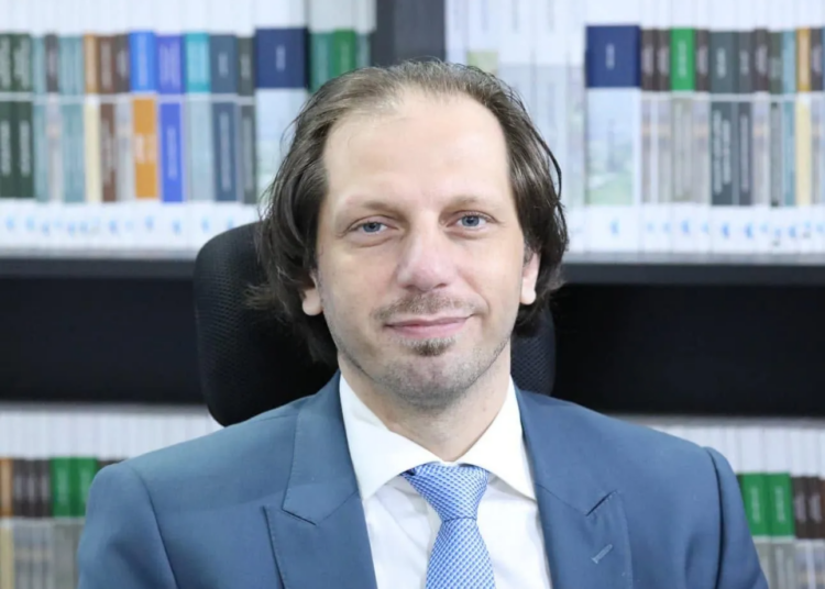 مدير الشبكة السورية لحقوق الإنسان لـ “شام”: إلغاء “محكمة الإرهاب” استحقاق دستوري وحقوقي والاختبار الفعلي بآليات التنفيذ