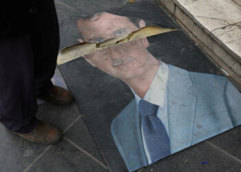 Syrian families search for missing relatives