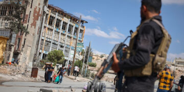 La Siria dopo Assad: le speranze per i diritti e la realtà delle violenze settarie. Così le Ong cercano di raccontare la situazione sul campo